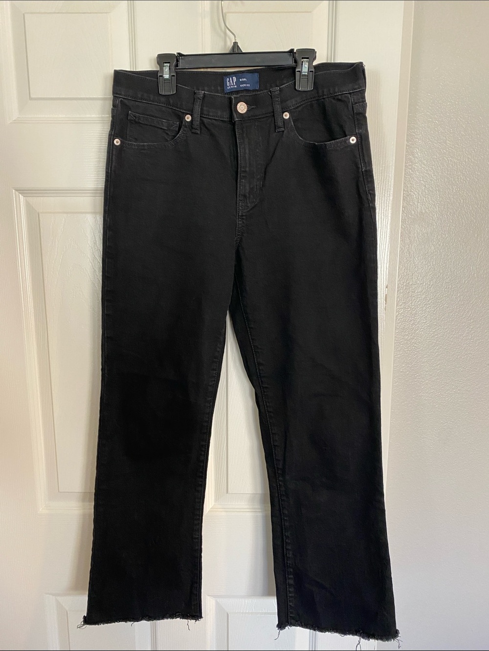 GAP Black Straight Cropped Jeans - Raw Hem